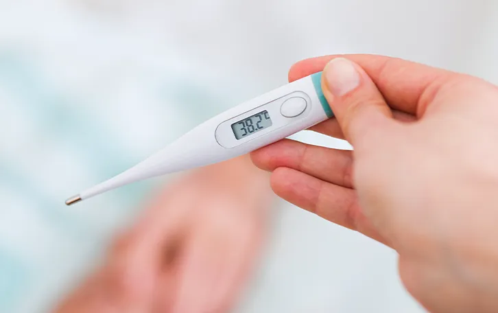 Digital Fieberthermometer mit 38,2°C